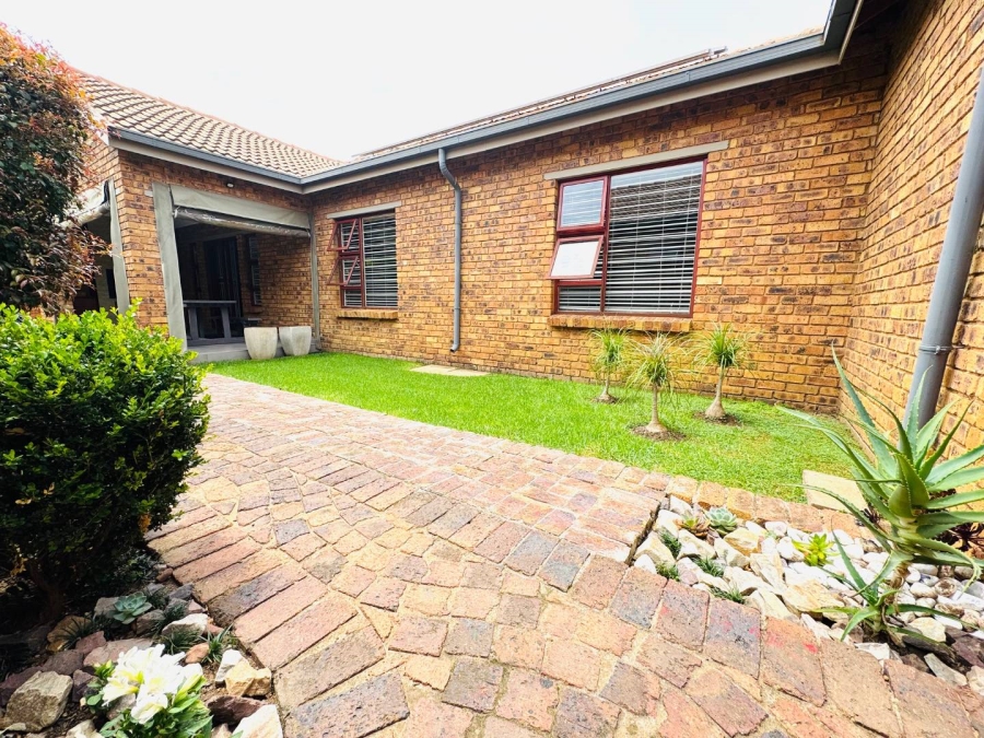 3 Bedroom Property for Sale in Bartlett Gauteng