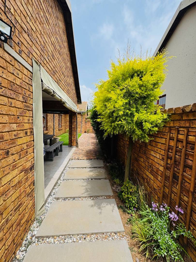 3 Bedroom Property for Sale in Bartlett Gauteng