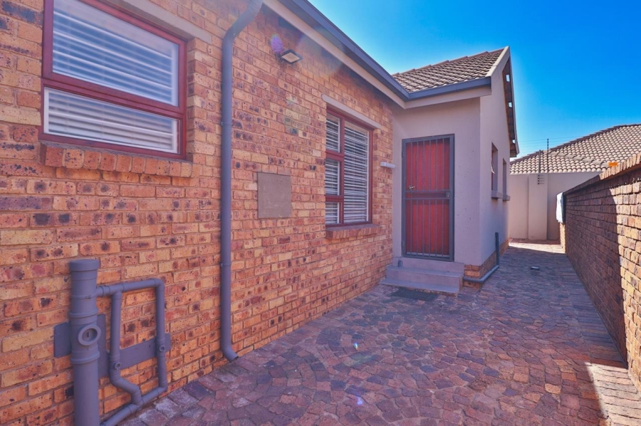 3 Bedroom Property for Sale in Bartlett Gauteng