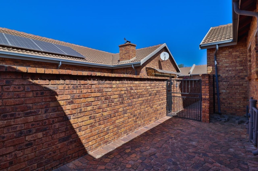 3 Bedroom Property for Sale in Bartlett Gauteng