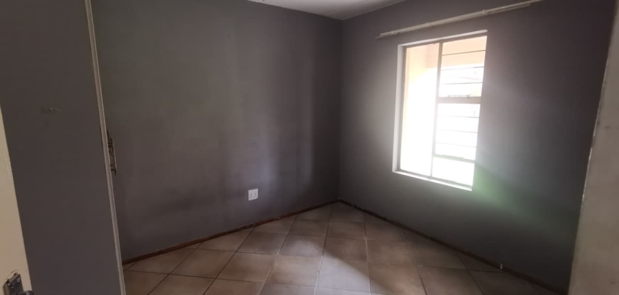 2 Bedroom Property for Sale in Albertsdal Gauteng