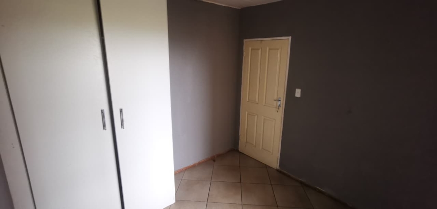 2 Bedroom Property for Sale in Albertsdal Gauteng