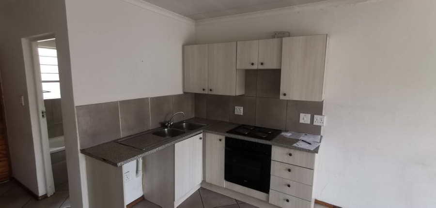 2 Bedroom Property for Sale in Albertsdal Gauteng