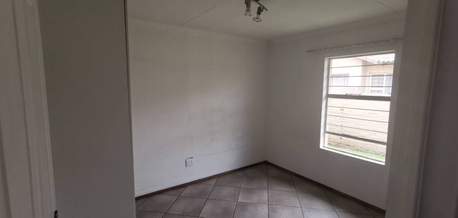 2 Bedroom Property for Sale in Albertsdal Gauteng