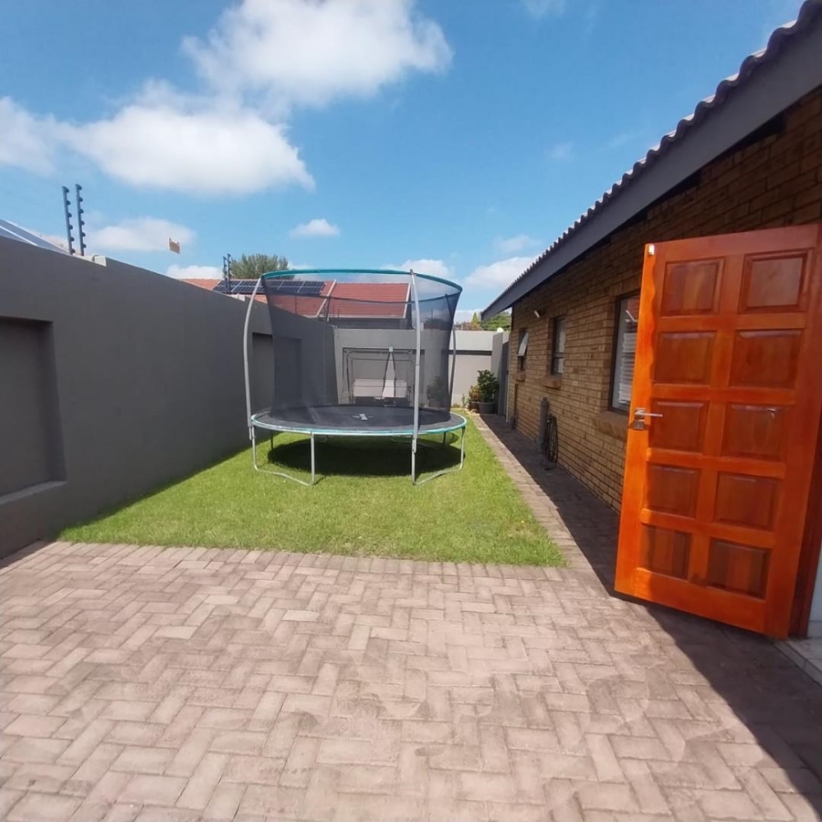 3 Bedroom Property for Sale in Raceview Gauteng