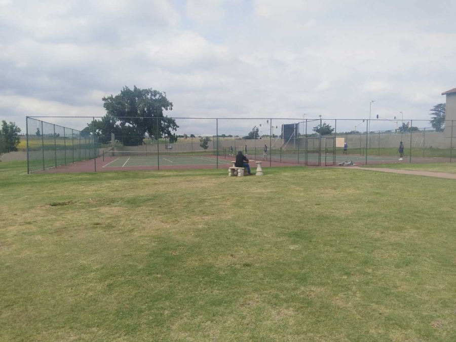 1 Bedroom Property for Sale in Parkrand Gauteng