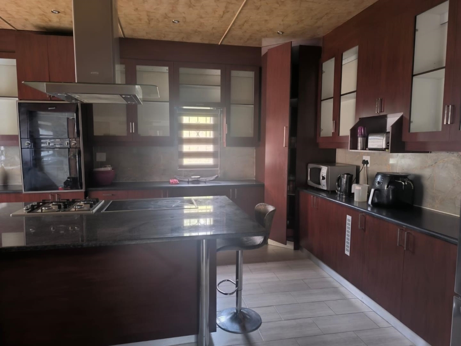 4 Bedroom Property for Sale in Oakdene Gauteng