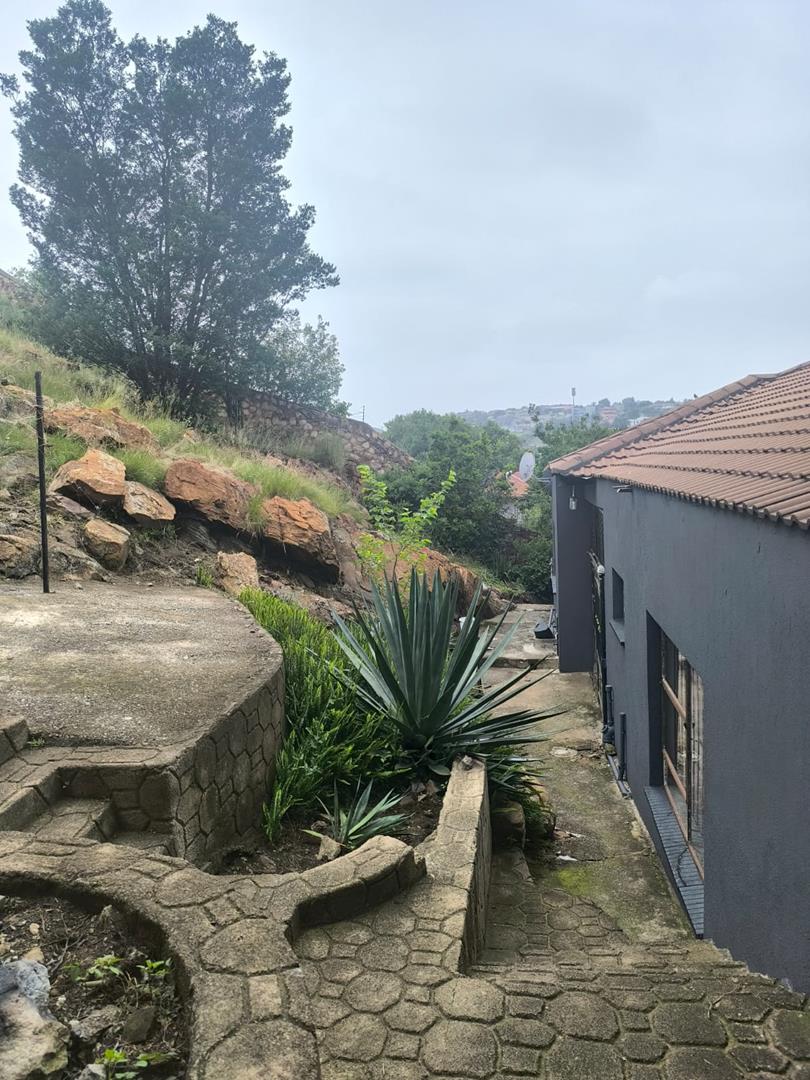 4 Bedroom Property for Sale in Oakdene Gauteng