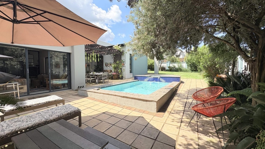 4 Bedroom Property for Sale in Midstream Ridge Gauteng