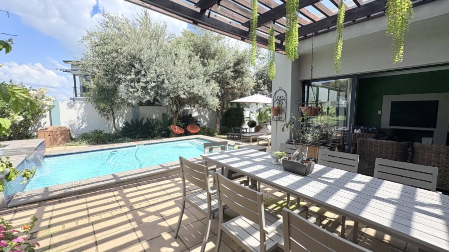 4 Bedroom Property for Sale in Midstream Ridge Gauteng