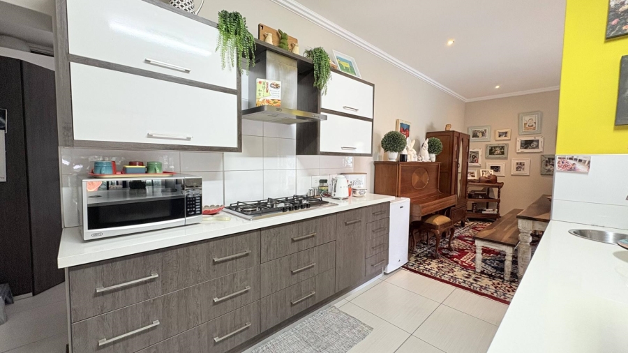 4 Bedroom Property for Sale in Midstream Ridge Gauteng