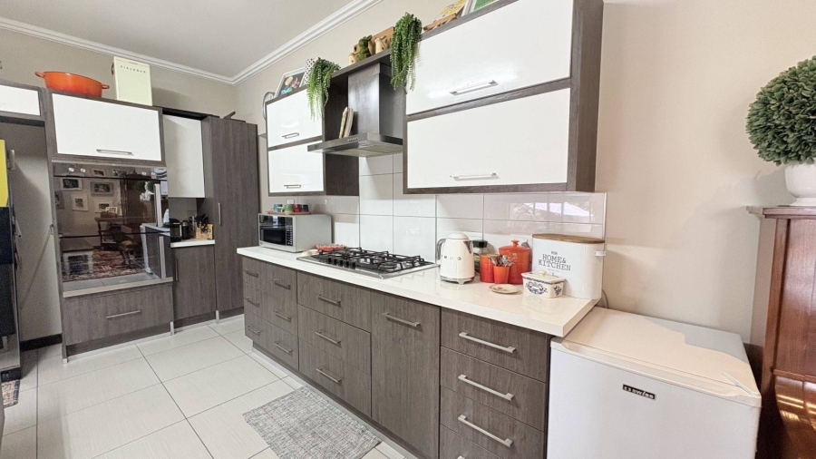 4 Bedroom Property for Sale in Midstream Ridge Gauteng