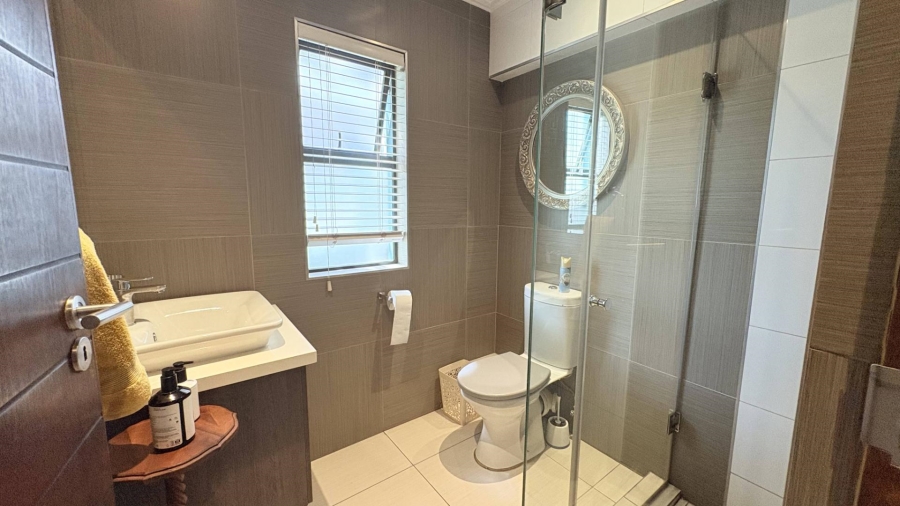 4 Bedroom Property for Sale in Midstream Ridge Gauteng