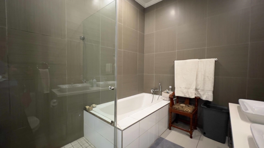 4 Bedroom Property for Sale in Midstream Ridge Gauteng