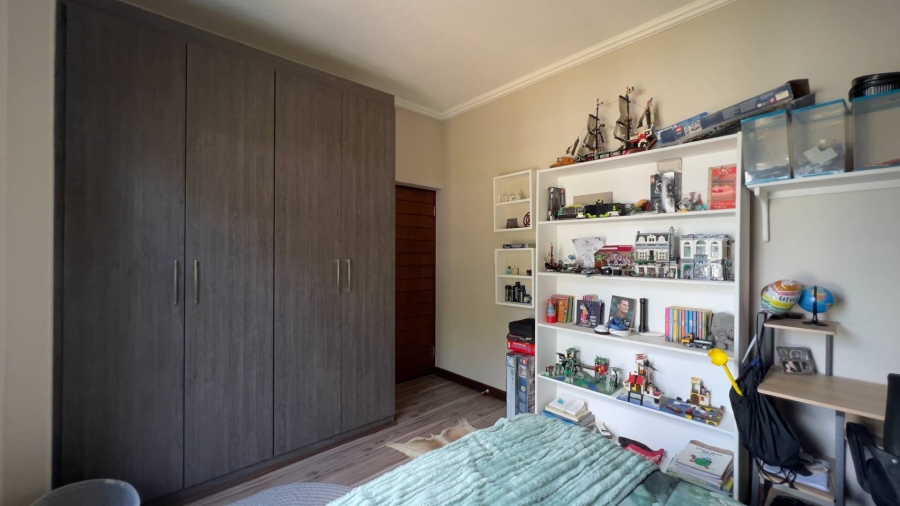 4 Bedroom Property for Sale in Midstream Ridge Gauteng