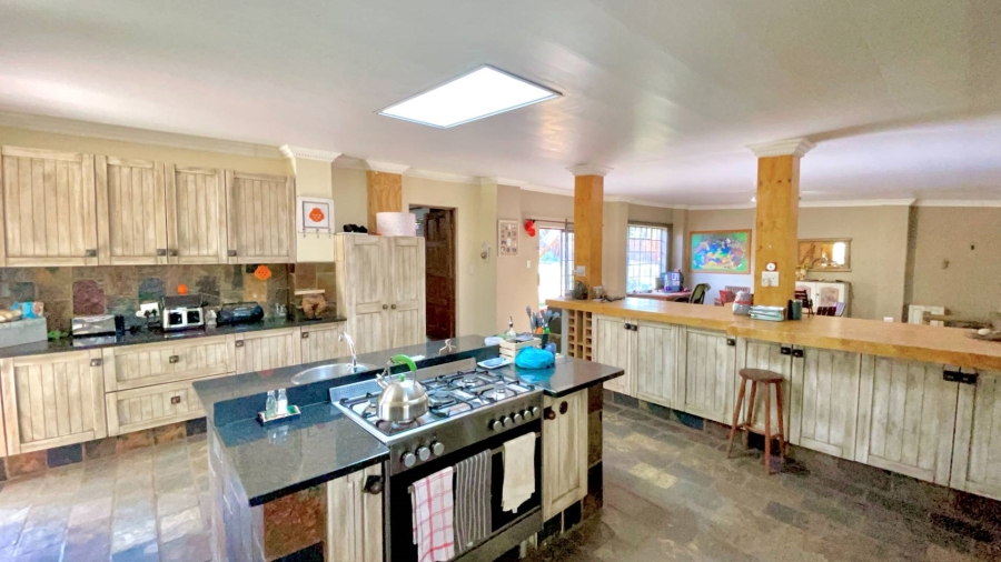 5 Bedroom Property for Sale in Kameeldrift West Gauteng