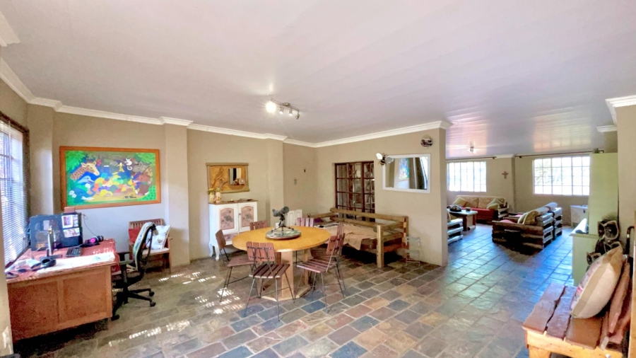 5 Bedroom Property for Sale in Kameeldrift West Gauteng