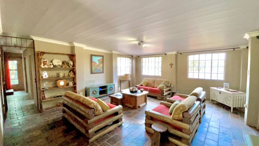 5 Bedroom Property for Sale in Kameeldrift West Gauteng