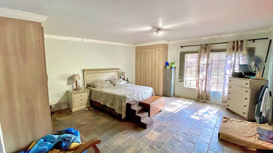 5 Bedroom Property for Sale in Kameeldrift West Gauteng
