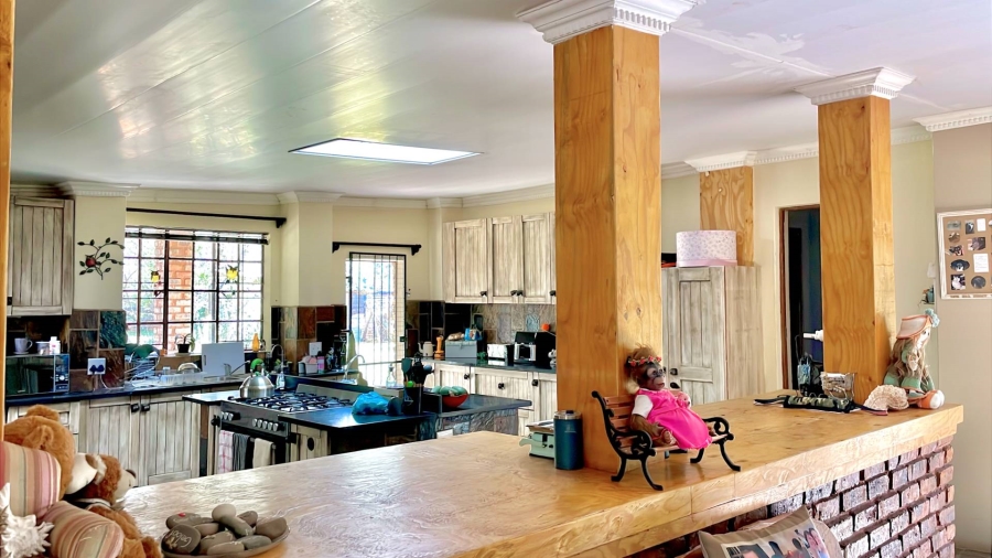 5 Bedroom Property for Sale in Kameeldrift West Gauteng