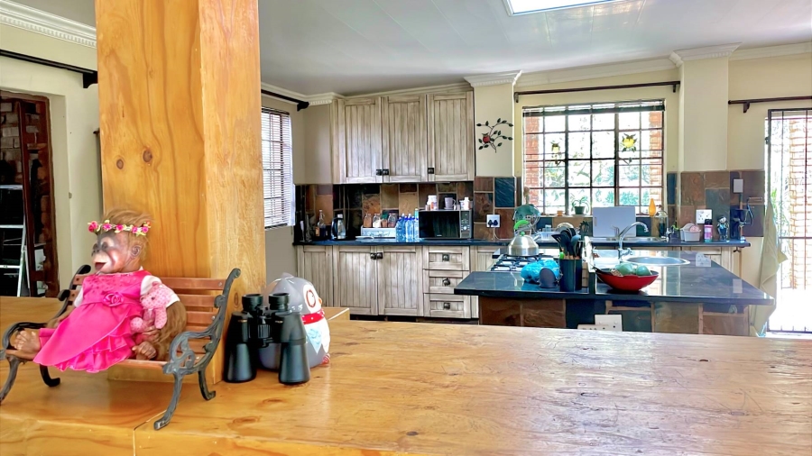 5 Bedroom Property for Sale in Kameeldrift West Gauteng