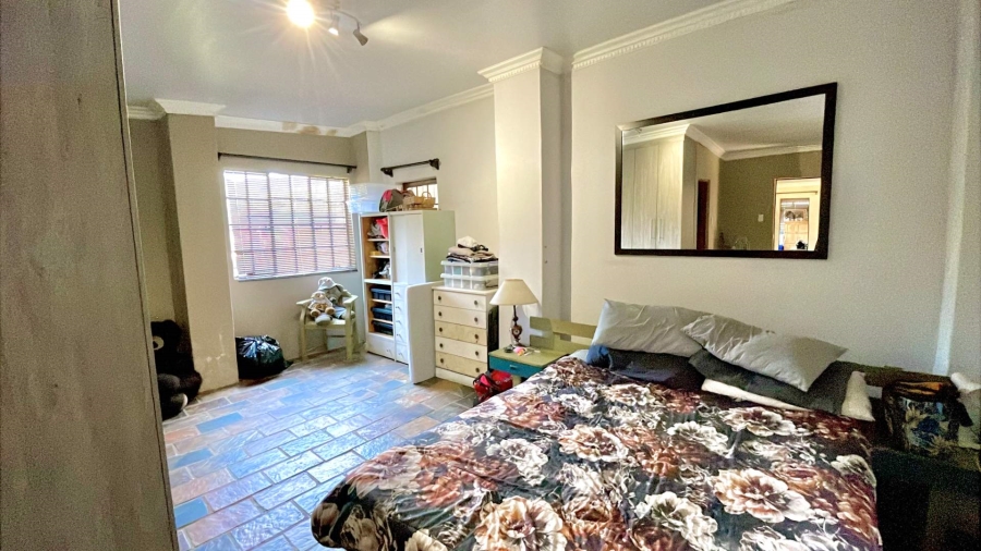 5 Bedroom Property for Sale in Kameeldrift West Gauteng