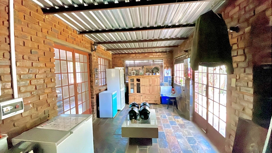 5 Bedroom Property for Sale in Kameeldrift West Gauteng