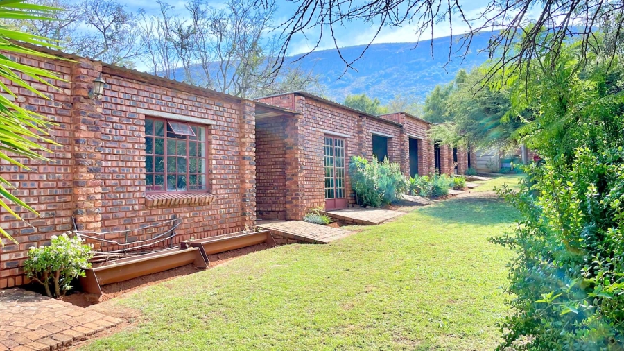 5 Bedroom Property for Sale in Kameeldrift West Gauteng