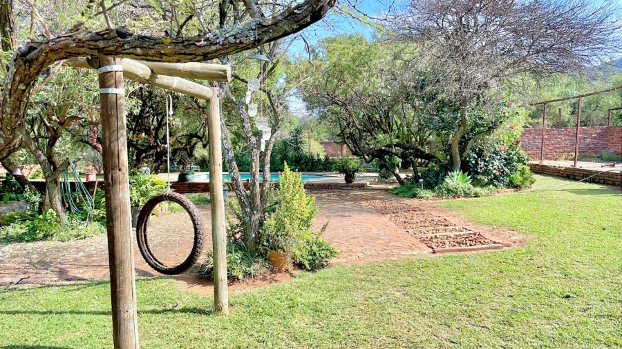 5 Bedroom Property for Sale in Kameeldrift West Gauteng