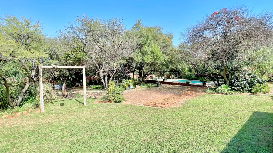 5 Bedroom Property for Sale in Kameeldrift West Gauteng
