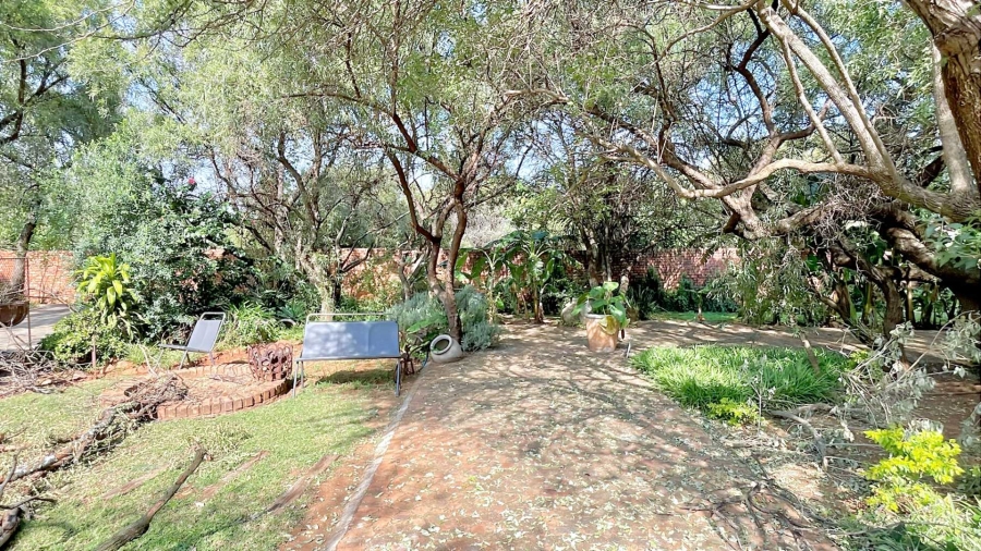 5 Bedroom Property for Sale in Kameeldrift West Gauteng