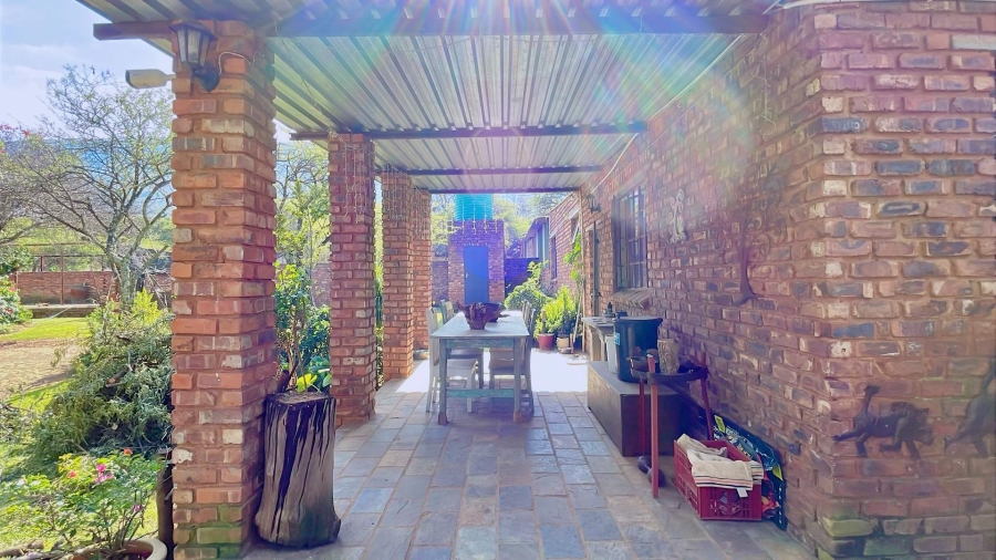 5 Bedroom Property for Sale in Kameeldrift West Gauteng