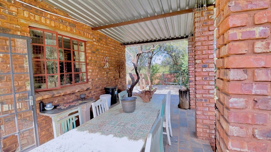 5 Bedroom Property for Sale in Kameeldrift West Gauteng