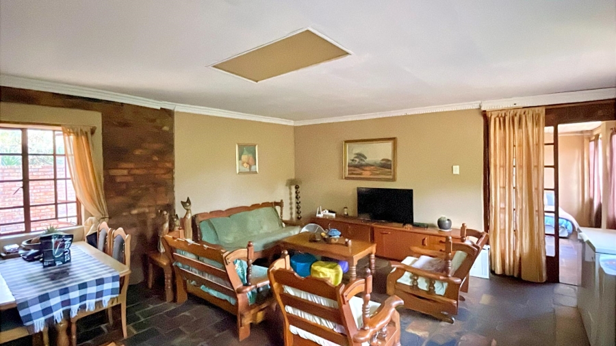 5 Bedroom Property for Sale in Kameeldrift West Gauteng