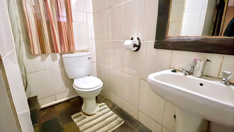 5 Bedroom Property for Sale in Kameeldrift West Gauteng