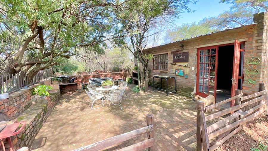 5 Bedroom Property for Sale in Kameeldrift West Gauteng