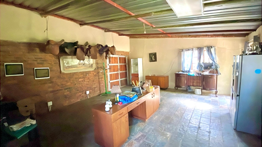 5 Bedroom Property for Sale in Kameeldrift West Gauteng