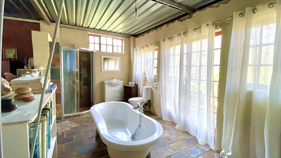 5 Bedroom Property for Sale in Kameeldrift West Gauteng