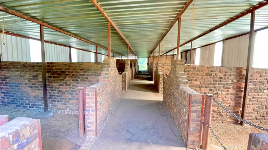 5 Bedroom Property for Sale in Kameeldrift West Gauteng