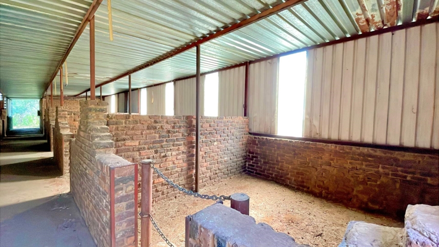 5 Bedroom Property for Sale in Kameeldrift West Gauteng