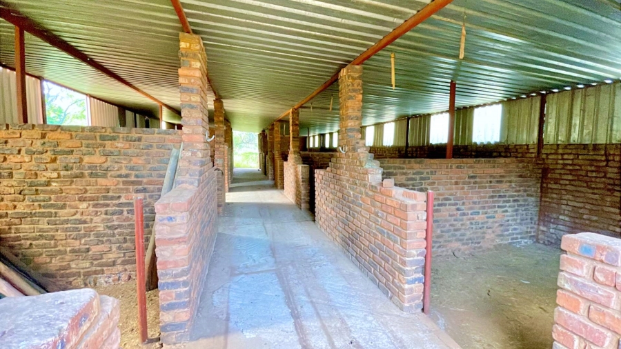 5 Bedroom Property for Sale in Kameeldrift West Gauteng