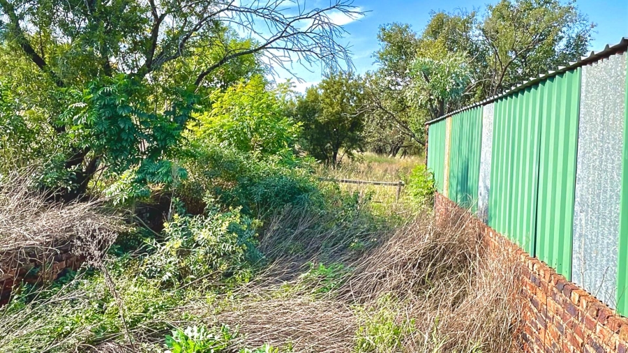 5 Bedroom Property for Sale in Kameeldrift West Gauteng