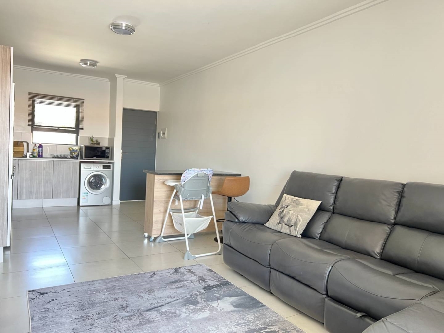 To Let 2 Bedroom Property for Rent in Beverley Gauteng