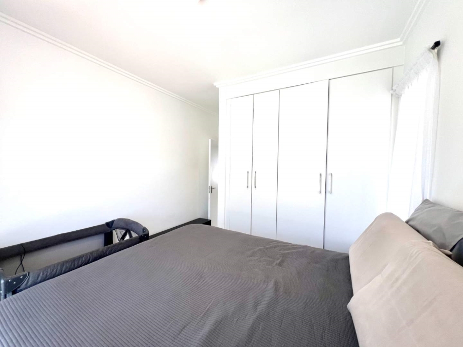 To Let 2 Bedroom Property for Rent in Beverley Gauteng