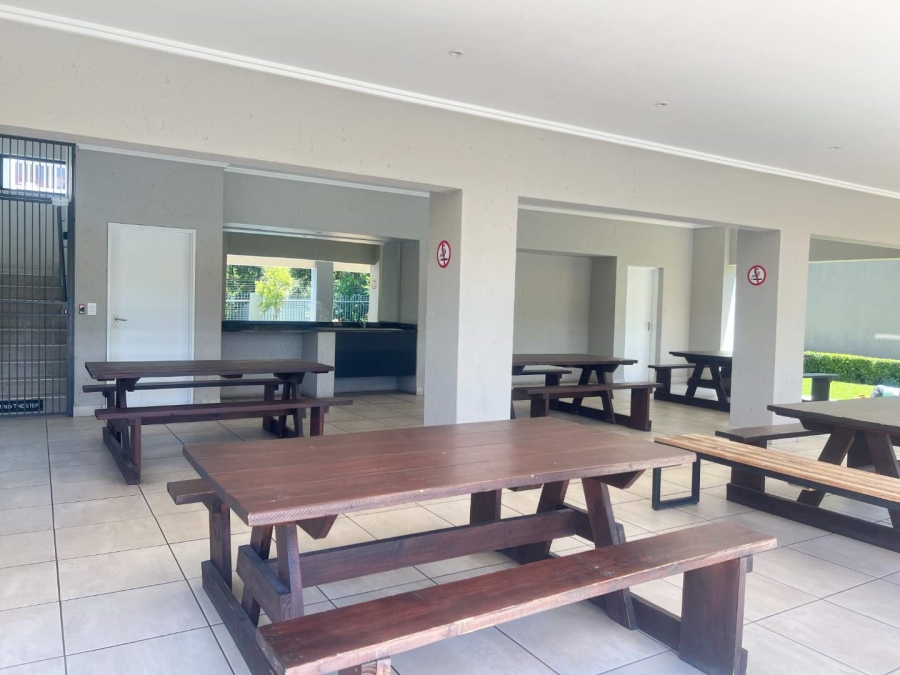 To Let 2 Bedroom Property for Rent in Beverley Gauteng