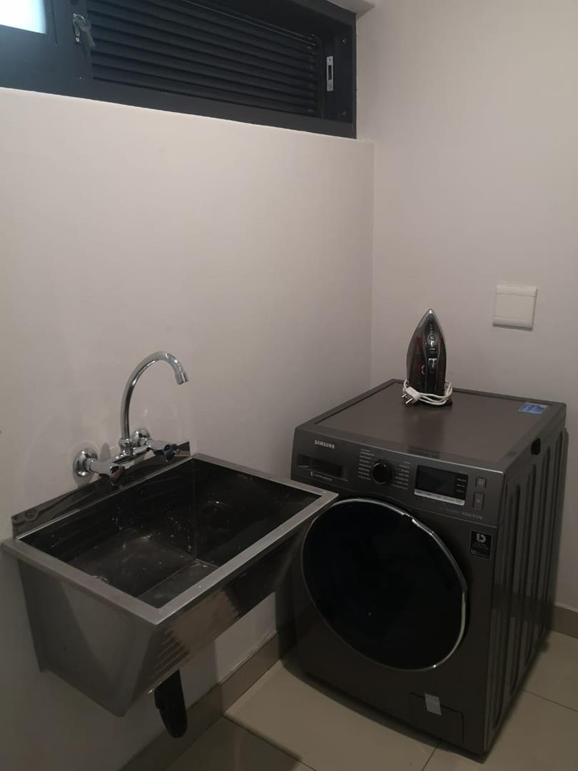 To Let 2 Bedroom Property for Rent in Saxonwold Gauteng