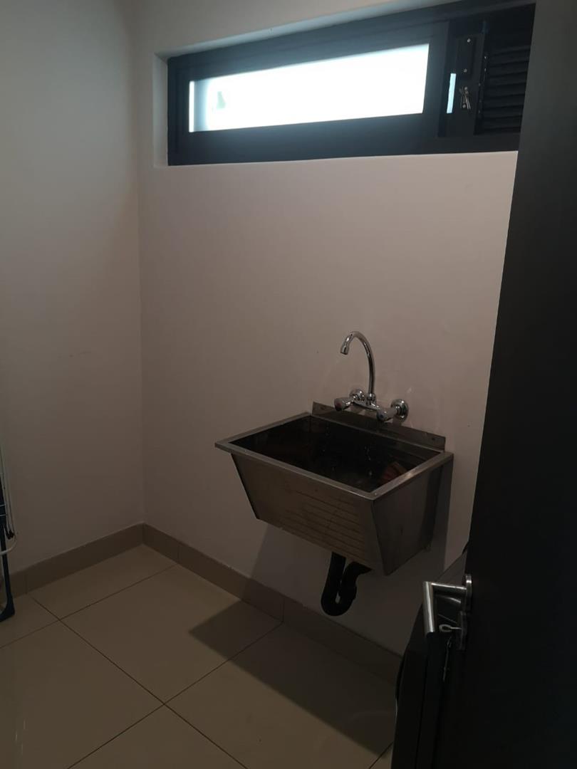 To Let 2 Bedroom Property for Rent in Saxonwold Gauteng