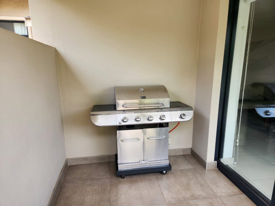 To Let 2 Bedroom Property for Rent in Saxonwold Gauteng