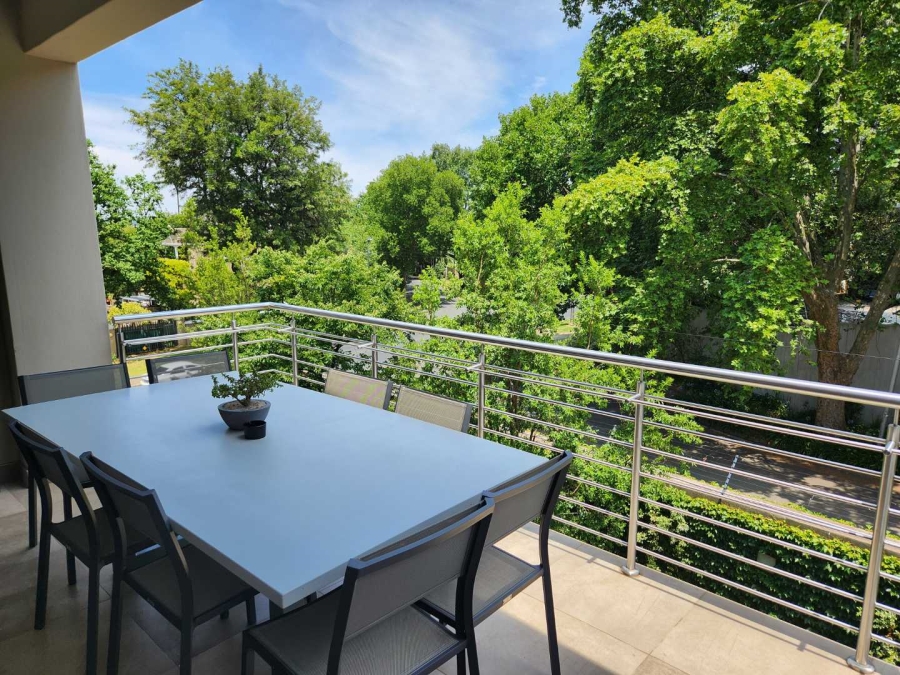 To Let 2 Bedroom Property for Rent in Saxonwold Gauteng