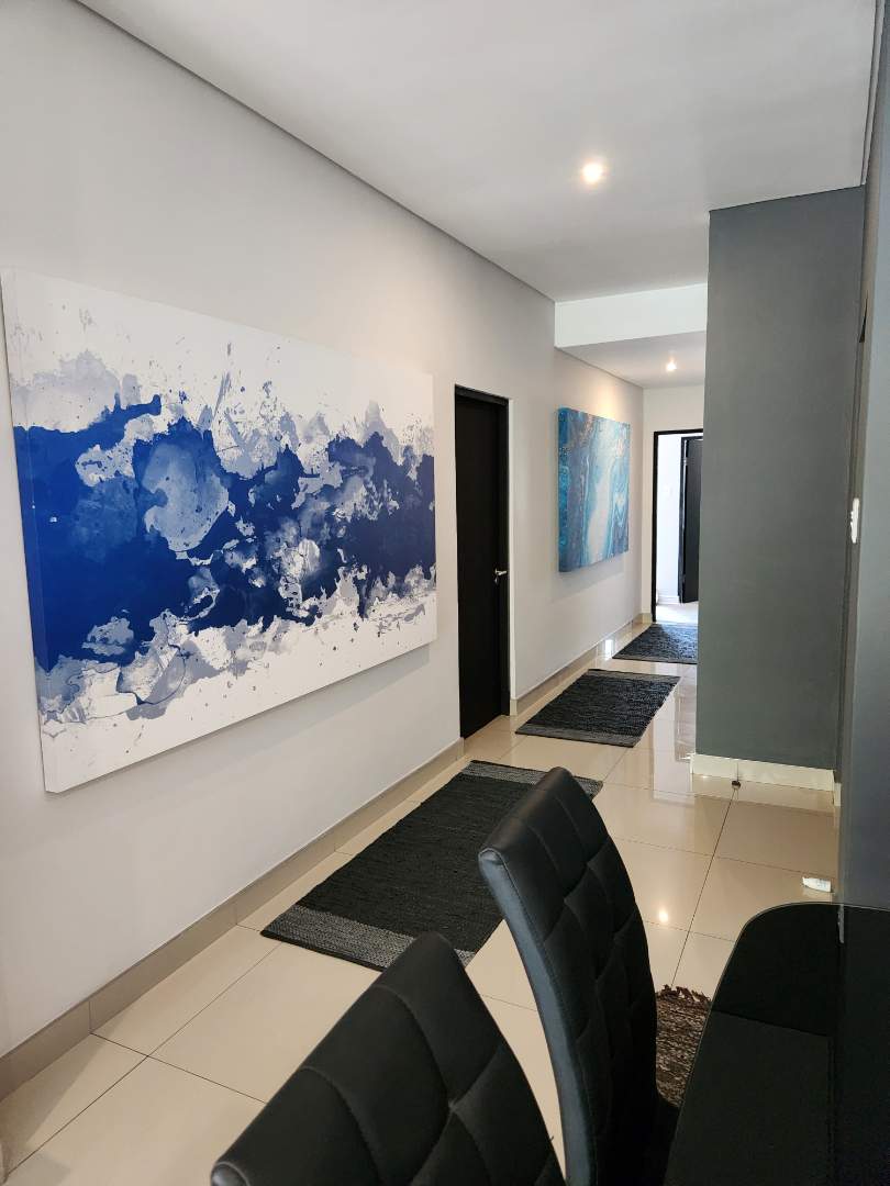 To Let 2 Bedroom Property for Rent in Saxonwold Gauteng